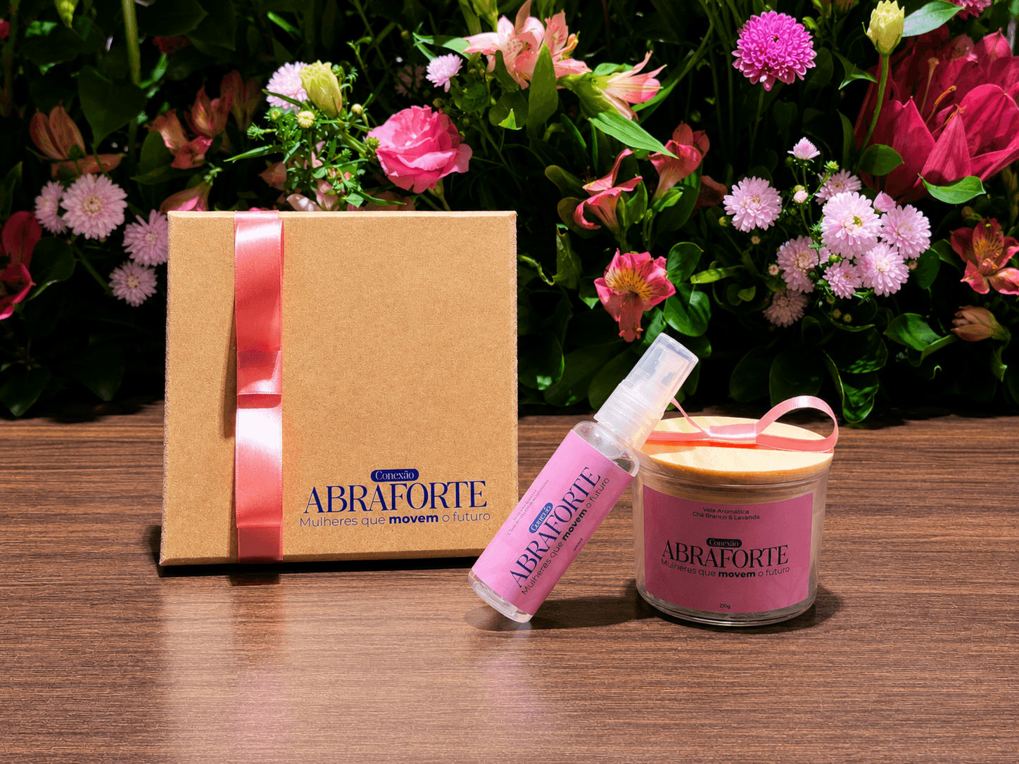 Kit personalizado SNAI com vela, pillow spray e caixa presente